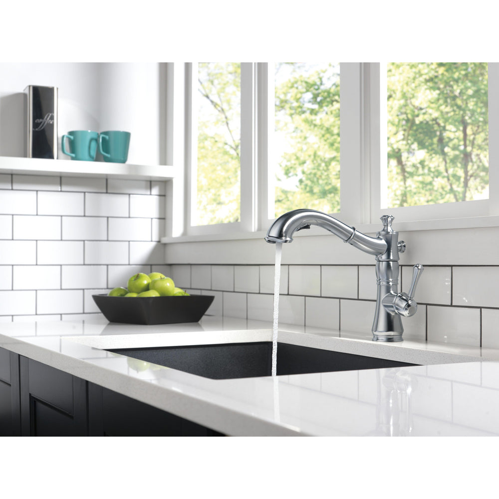 Delta CASSIDY Single Handle Pull-Out Kitchen Faucet- Arctic Stainless